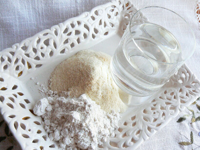 Farina di semola di grano duro e di grano tenero, e acqua