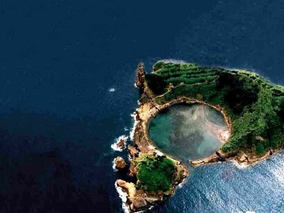 Ilhota ao largo da ilha de São Miguel