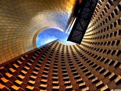 Estudio de la perspectiva en el patio interior de un edificio
