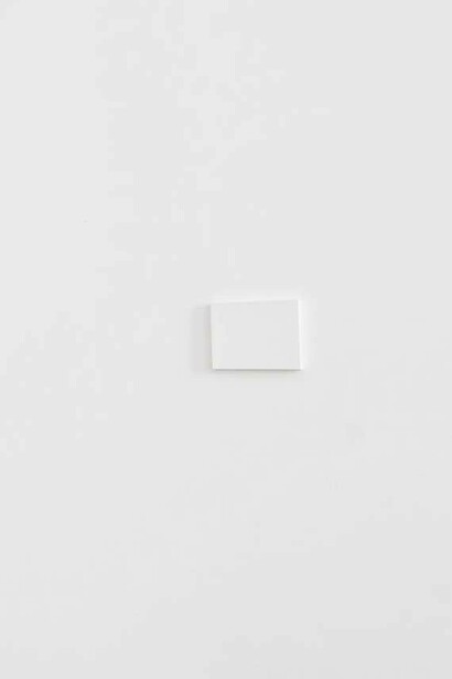 Fernanda Gomes, exhibition view. Courtesy of Galerie Peter Kilchmann