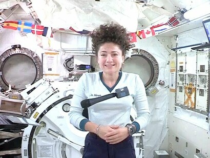 La astronauta fue entrevistada por el comediante Stephen Colbert