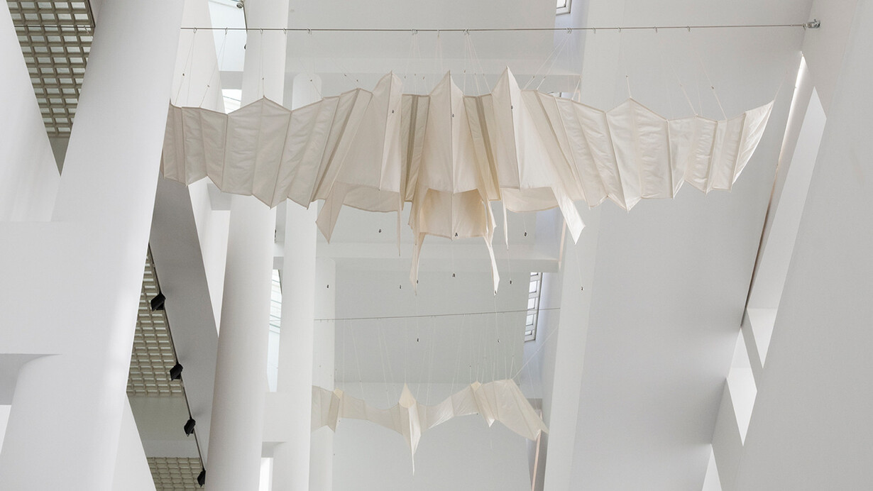 Aurèlia Muñoz’s birds-kites, exhibition view. Courtesy of the Museu d’Art Contemporani de Barcelona (MACBA)