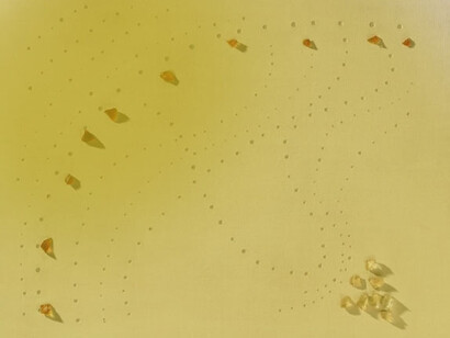 "La materia, al ser cortada, deja pasar la infinitud”. Esa infinitud no era abstracta; era el aire del presente. Lucio Fontana, parte de su serie "Concepto Espacial",  utilizando perforaciones (buchi) y  algún material añadido