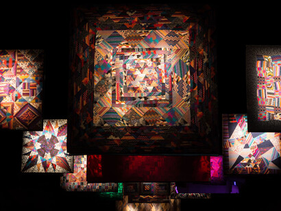 Veduta della Sala degli Arazzi. Appesi, gli arazzi di Ottavio Missoni. Photo Marco Cappelletti