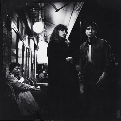 Vali Myers (Ann), Roberto Inigez-Morelosy,(Manuel) et Géraldine Krongold (Geri), Paris,1950, Ed van der Elsken. Nederlands Fotomuseum Rotterdam. © Ed van der Elsken / Collection Stedelijk Museum Amsterdam