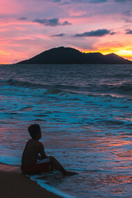 Vivir desde la expectativa es habitar una espera constante, confiando en un futuro imaginado que promete lo que el presente parece no ofrecer