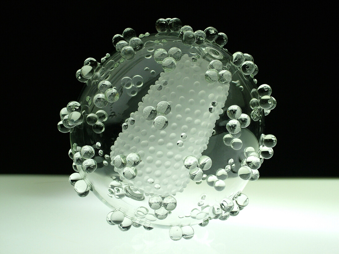 Luke Jerram, HIV, Glass, 21 cm