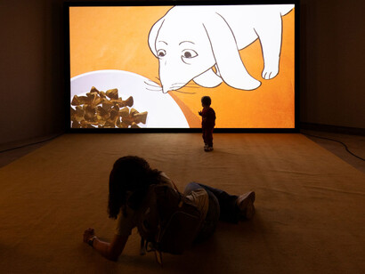 Pour les enfants : expériences artistiques depuis 1968, vue de l'exposition. Avec l'aimable autorisation de la Pinacoteca