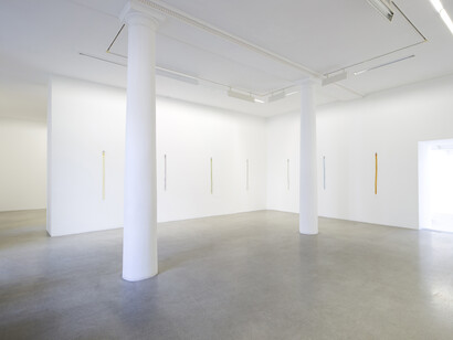Valentin Carron, Belt hanging on the wall, 2014, Glass, Variable dimensions, View of the exhibition « L’autoroute du soleil à minuit », kamel mennour (47, rue Saint-André des Arts), Paris, 2015 © Valentin Carron, Photo: Fabrice Seixas, Courtesy the artist and kamel mennour, Paris