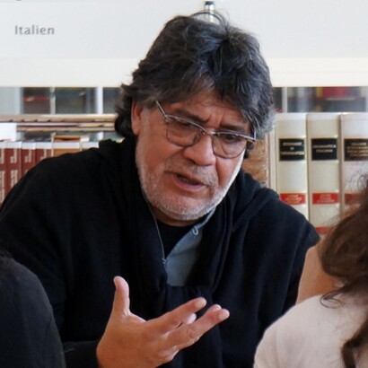 Luis Sepúlveda è stato la voce di un’America Latina ferita, capace di trasformare il dolore in letteratura universale