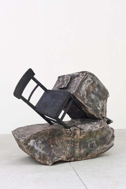 Erwin Wurm, Angst / Lache Hochgebirge, 2014, Bronze, patina, 121 x 145 x 84 cm, Courtesy Galerie Thaddaeus Ropac, Paris/Salzburg © Erwin Wurm, Photo: Eva Würdinger