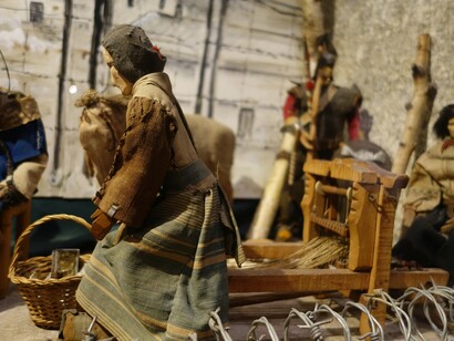 Particolare del presepe clandestino realizzato da Tullio Battaglia per celebrare il Natale del 1944 nel lager di Wietzendorf, Germania