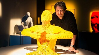 Nathan Sawaya e "Yellow" , uma das suas obras mais famosas