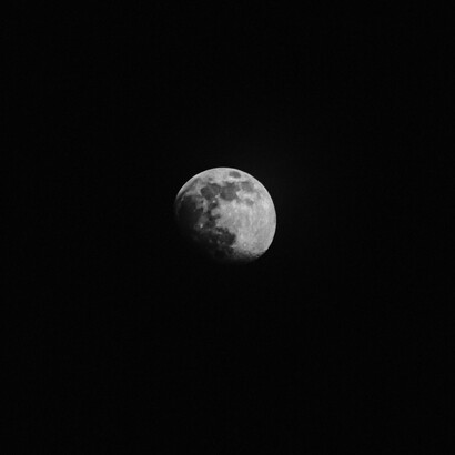 La luna se disolvió en mi cerebro