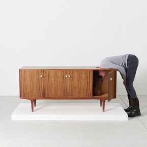 Erwin Wurm. Courtesy of Lehmann Maupin