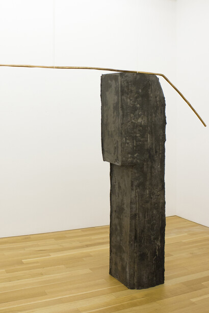 what/side, 2018
Aquaresin, pigment and bronze
Aquaresin: 78 1/2 x 20 3/4 x 18 1/4 inches (199.4 x 52.7 x 46.4 cm)
bronze: 75 1/4 x 13 1/2 x 3/4 inches (191.1 x 34.3 x 1.9 cm)
Image courtesy of the artist and Peter Blum Gallery, New York