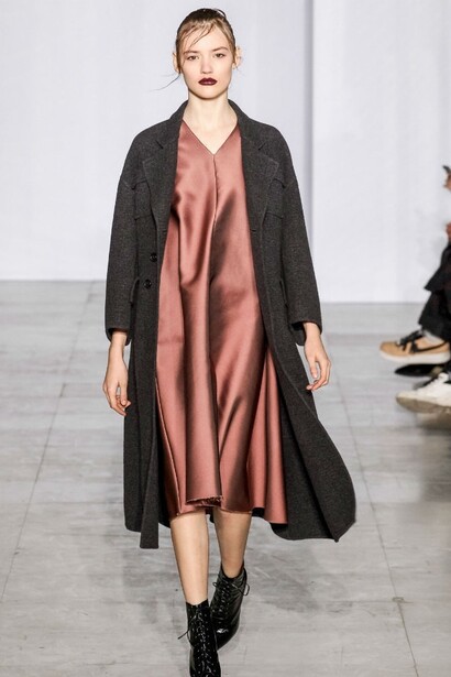 Traje de tejido con brillo