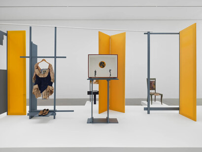 Tarwuk, Mit dem frosch zu schmusen, ist es unmöglich, exhibition view. Courtesy of White Cube