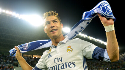 Cristiano Ronaldo, celebrando un título en su etapa en el Real Madrid (2009-2018)