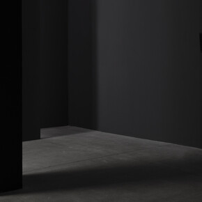 L’orecchio di Dionisio, Installation view at Galleria Raffaella Cortese, via A. Stradella 7, Milan, 2020
work: Simone Forti, Face Tunes, 1967, 10’ 15” 
Ph. Lorenzo Palmieri

