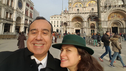 Antonio Arévalo con Mónica Isaza