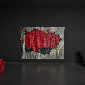 Various artists, Human traces: presence, absence, and material memory, exhibition view. Courtesy of Axel Vervoordt Gallery