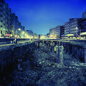 Ahn Sekwon, Cheonggye Stream’s View of Seoul Lights, 2004 / © Ahn Sekwon