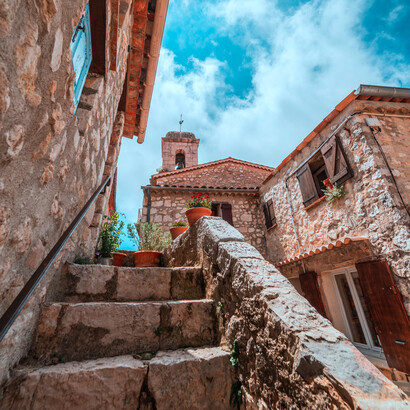 A cidade italiana de Lucca na região de Toscana guardam até hoje grandes muralhas de pedra do mundo pós-guerra