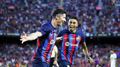 Robert Lewandowski y Raphinha, nuevos fichajes del F.C. Barcelona para la temporada 2022/2023