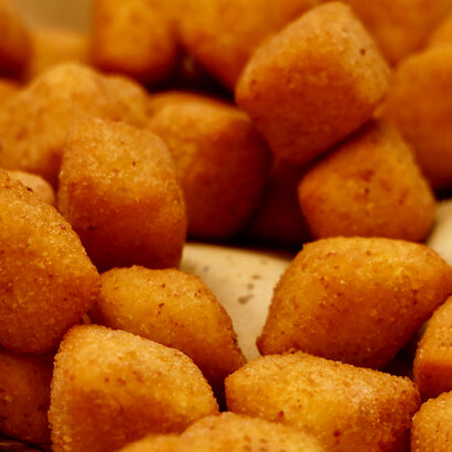 Bocconcini di crema fritti avvolti da una panatura