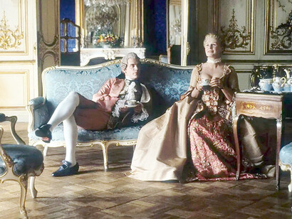 John Malkovich e Glenn Close in una scena del film "Le relazioni pericolose" 