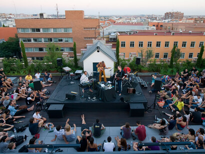 La animada terraza de la Casa Encendida