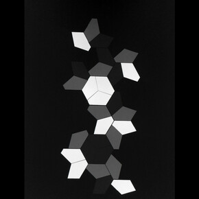 Thin Lines. Courtesy of Galerie Kornfeld