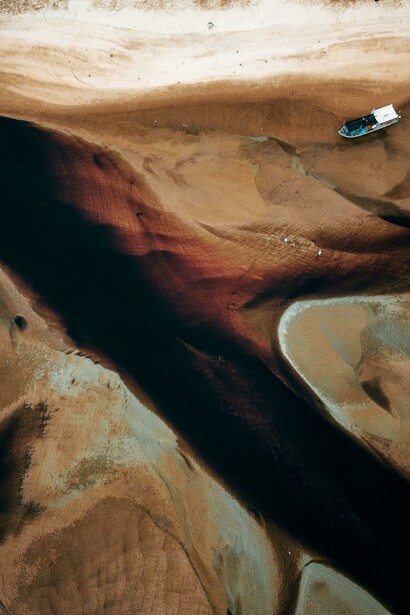Confluencia de rios de dos colores, foto de Pok Rie
