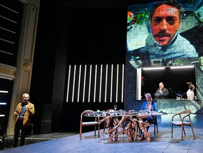 Das dinner. Mit freundlicher genehmigung des Deutschen Theaters