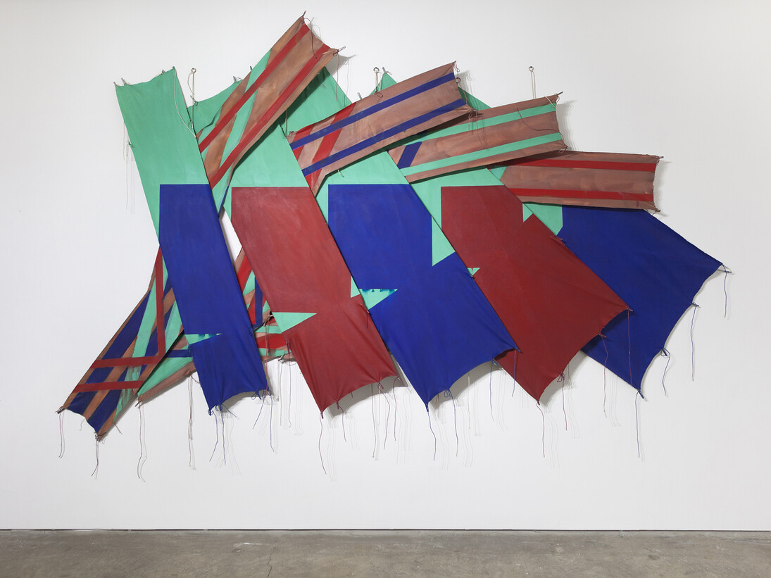Richard Smith, Major Battle, 1984, Acrylic on canvas, 90 x 200 in, courtesy of the artist and Flowers Gallery, London / New York
