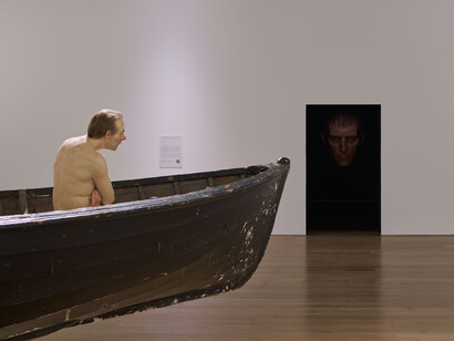 Ron Mueck, exhibition view. Courtesy of Mori Art Museum