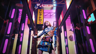 Lisa de Blackpink en total look de archivo NO NAME REDO