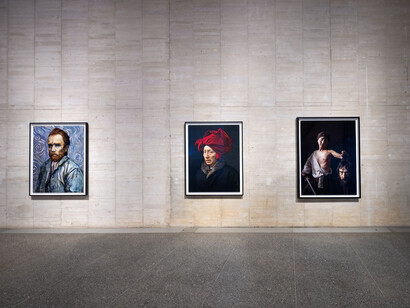 Yasumasa Morimura, Autorretratos a través de la historia del arte, vista de exhibición. Cortesía de MUSAC