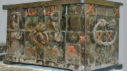 Evelyn Simak. Museo de los Extranjeros, caja fuerte, Organización "geograph" Inglaterra e Irlanda