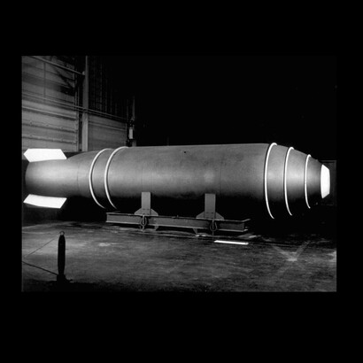 La bomba termonucleare Mark 17 (MK 17) e la bomba termonucleare Mark 24 (MK 24) sono due tipologie di bombe all'idrogeno aeronautiche fra le prime a essere realmente operative, costruite con metodi di produzione di massa, dispiegate dall'aviazione degli Stati Uniti. I due tipi di ordigno differivano soltanto nei loro stadi "primari". Le bombe MK 17/24 erano lunghe 7,52 metri, con un diametro di 156 centimetri. Pesavano 21 tonnellate. La Mark 17 aveva una potenza da 10 a 15 megaton di TNT-equivalente. Sono state costruite circa duecento bombe Mk-17, e circa 105 Mk 24, tutte tra l'ottobre del 1954 e il novembre del 1955