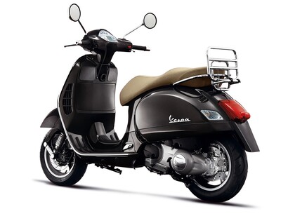 Vespa negra
