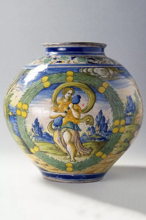 Pharmaceutical jar, Venice, 16th century. Courtesy of Art Museum Riga Bourse