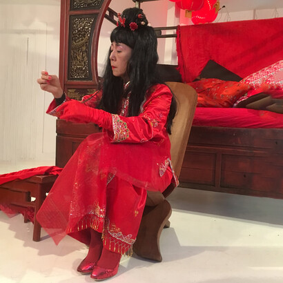 Bonnie Tchien Hwen-Ying, Rêve de la chambre rouge-Cabaret de la performance- 1