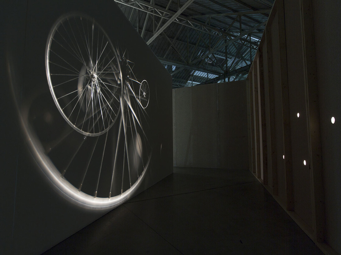 Motion of Astronomical Bodies, 2010, Camera Obscura installation view of Papagaio at Fondazione HangarBicocca, Milan, 2014, Photo by Agostino Osio,
Courtesy Fondazione HangarBicocca © João Maria Gusmão + Pedro Paiva
