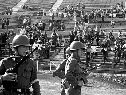 Soldados en el Estadio Nacional de Chile