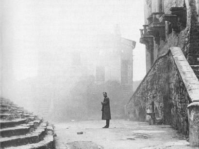 Scena da Nostalghia di Andrej Tarkovskij 