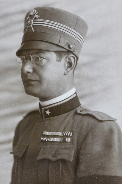 Gino Augusti, capitano al 6° Reggimento Lancieri Aosta nel 1920