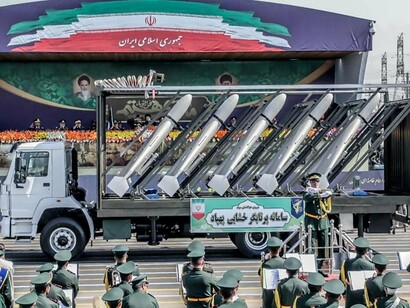 Equipamentos militares apresentados em desfile oficial destacam a capacidade tecnológica voltada ao setor de defesa. O avanço dos drones de longo alcance e de baixo custo está entre os fatores que vêm transformando a condução das guerras no século XXI