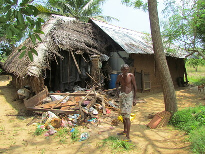 A house broken by elephants © Jennifer Pastorini